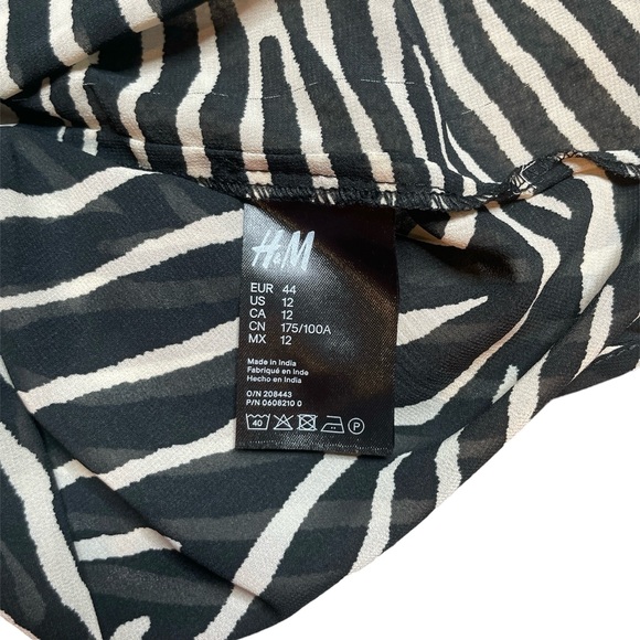 H&M women’s ☀️ black white zebra print sheer tank 12 - Picture 9 of 12